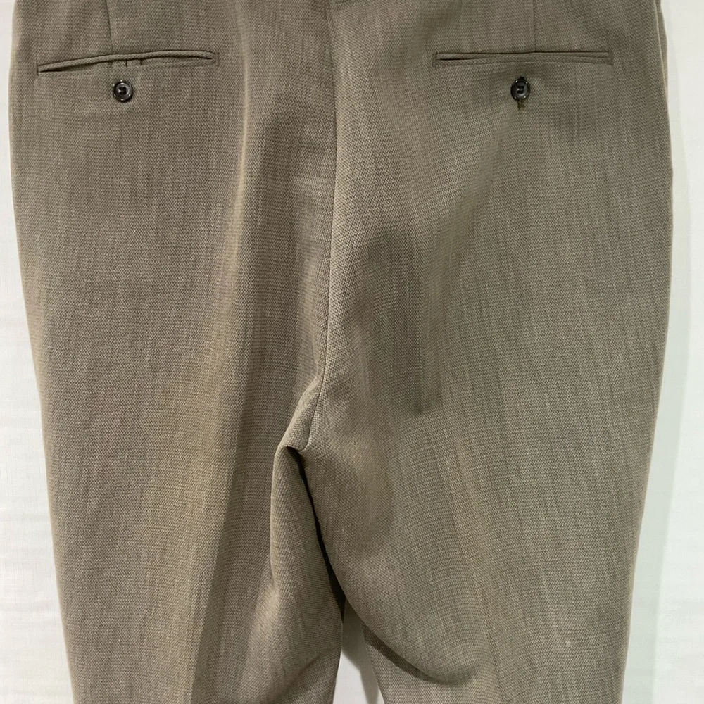 🌼🌼Haggar Men’s Pleated Wrinkles Free Pants, 40x32